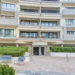 Designer, Luxurious 3br In Pender Gardens By 360 Estates Saint Julian's