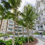 Designer, Luxurious 3br In Pender Gardens By 360 Estates *