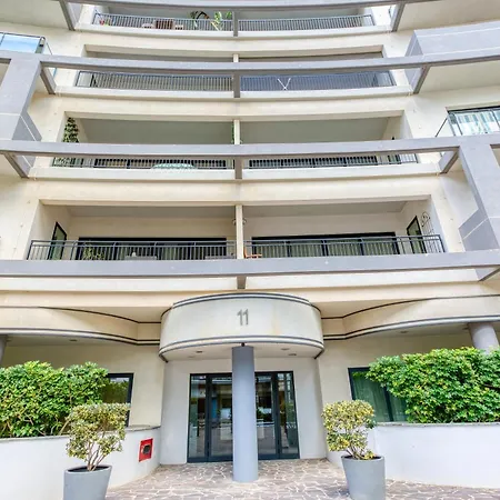 Designer, Luxurious 3br In Pender Gardens By 360 Estates *