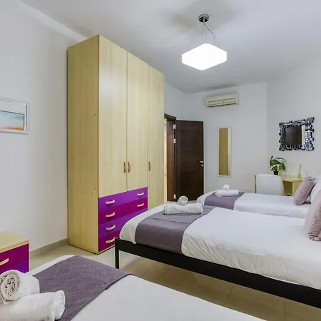 Designer, Luxurious 3br In Pender Gardens By 360 Estates *