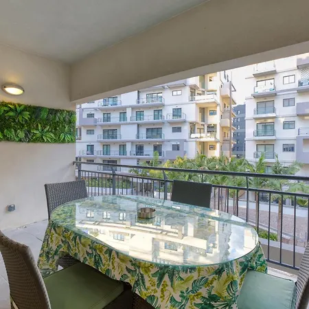 Designer, Luxurious 3br In Pender Gardens By 360 Estates *