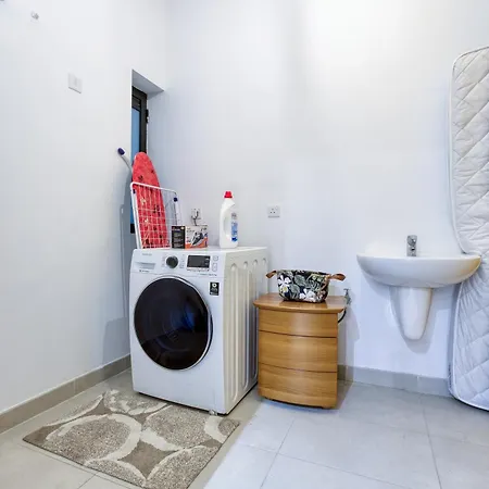 Apartman Designer, Luxurious 3br In Pender Gardens By 360 Estates *