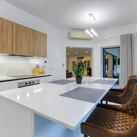Designer, Luxurious 3br In Pender Gardens By 360 Estates San Giuliano
