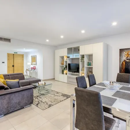 Apartman Designer, Luxurious 3br In Pender Gardens By 360 Estates *