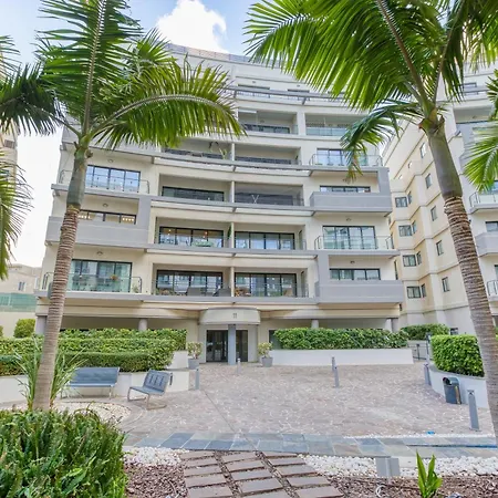 Designer, Luxurious 3br In Pender Gardens By 360 Estates Apartman