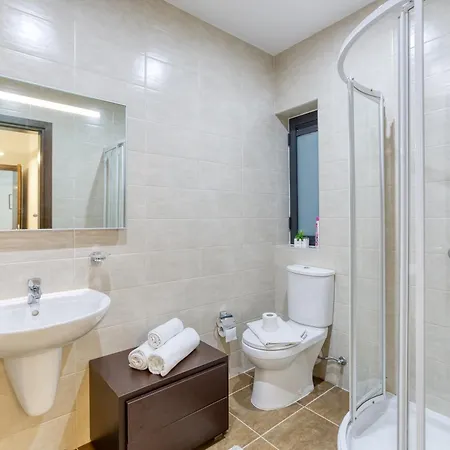 Designer, Luxurious 3br In Pender Gardens By 360 Estates * San Ġiljan