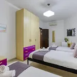 Designer, Luxurious 3br In Pender Gardens By 360 Estates *