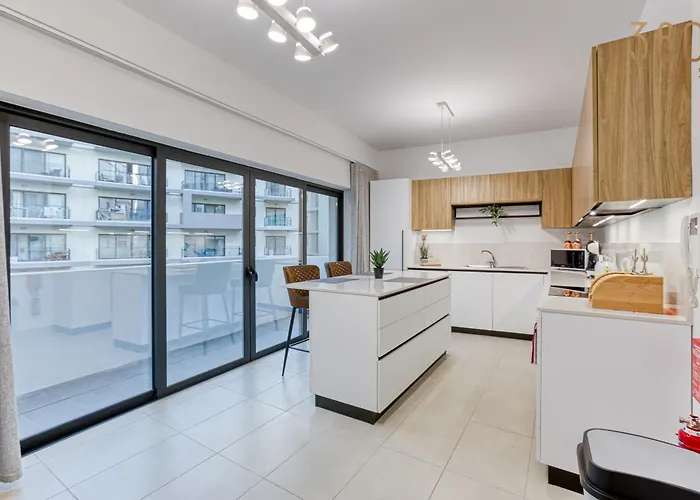 Designer, Luxurious 3br In Pender Gardens By 360 Estates *