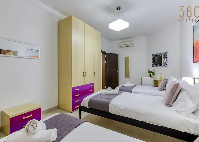 Designer, Luxurious 3br In Pender Gardens By 360 Estates *