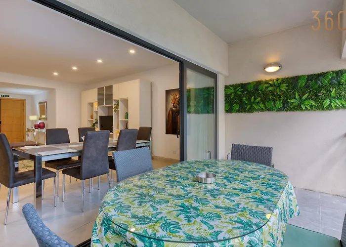 Designer, Luxurious 3br In Pender Gardens By 360 Estates Apartament