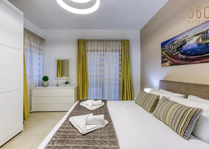 Designer, Luxurious 3br In Pender Gardens By 360 Estates Apartament