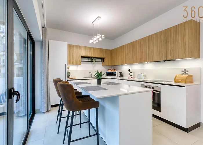 Designer, Luxurious 3br In Pender Gardens By 360 Estates *