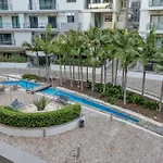 Lejlighed Designer, Luxurious 3br In Pender Gardens By 360 Estates *