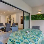 Designer, Luxurious 3br In Pender Gardens By 360 Estates Lejlighed