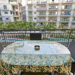 Designer, Luxurious 3br In Pender Gardens By 360 Estates Lejlighed *