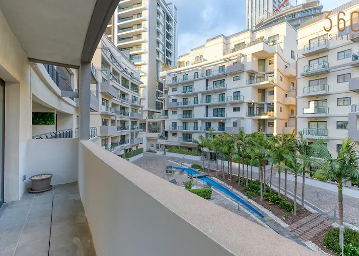 Designer, Luxurious 3br In Pender Gardens By 360 Estates Appartement