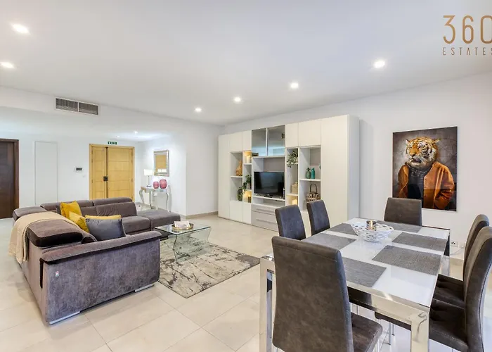 Appartement Designer, Luxurious 3br In Pender Gardens By 360 Estates *